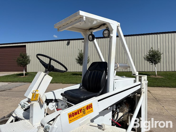 1958-honey-bee-hydro-loader-2wd-tractor-image-20