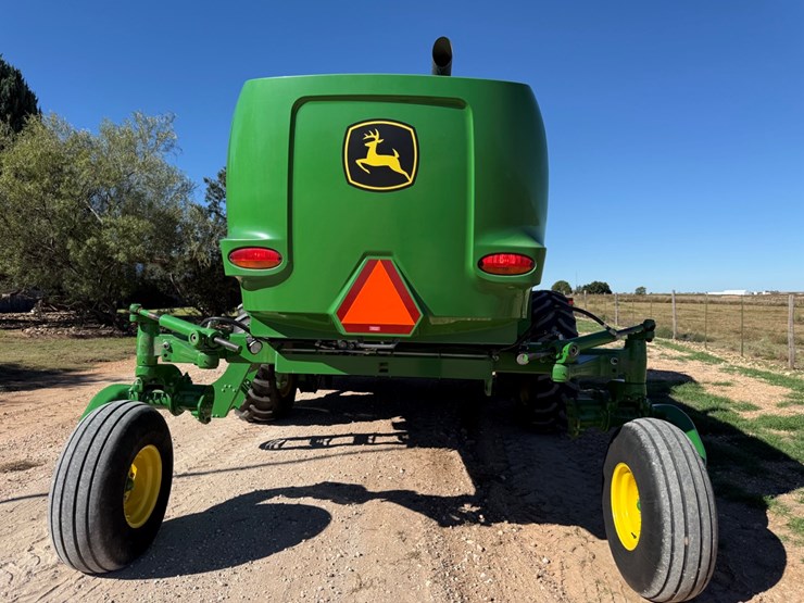 2019-john-deere-w235-image-7