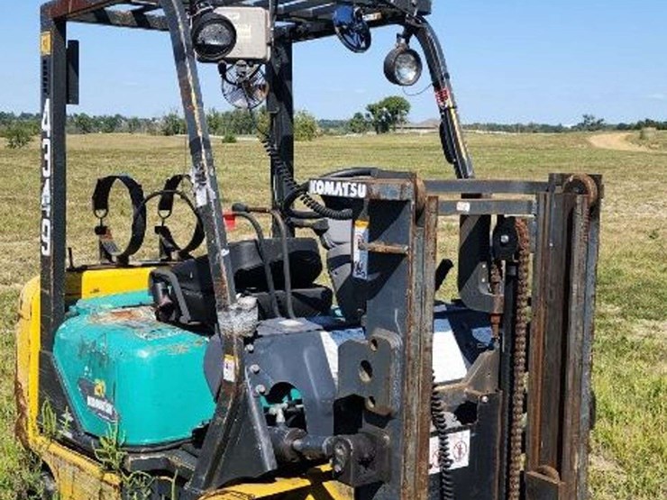 komatsu-20-forklift.-model:-fg25st-16-image-3