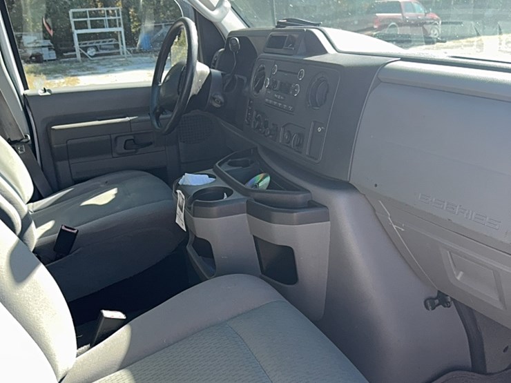 2011-ford-142-image-11