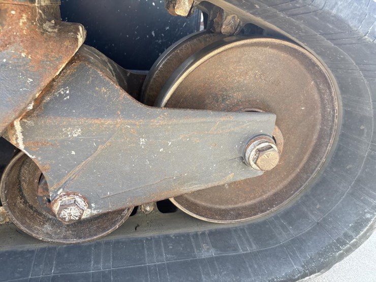 2022-bobcat-t870-image-52