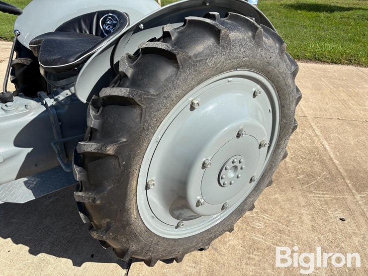 1940-ford-9n-image-20