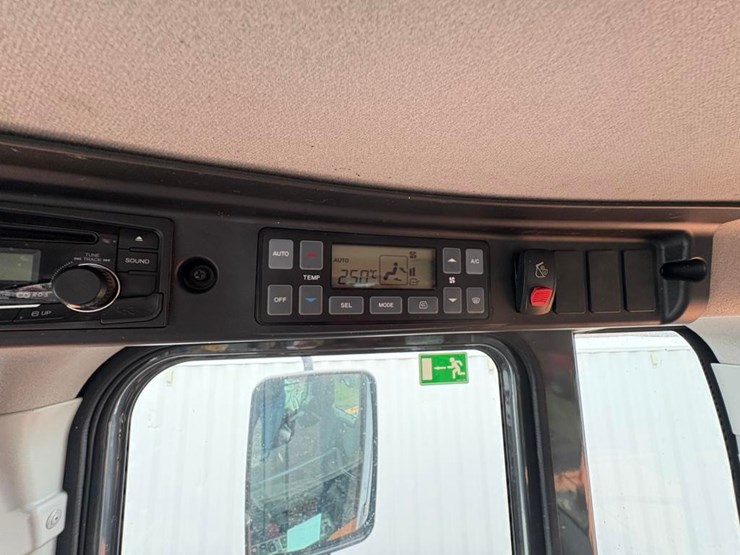 2015-doosan-dl200tc-5-image-22