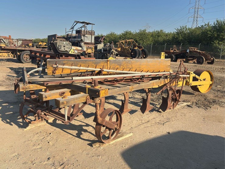 stockton-5-bottom-wooden-frame-plow-image-1
