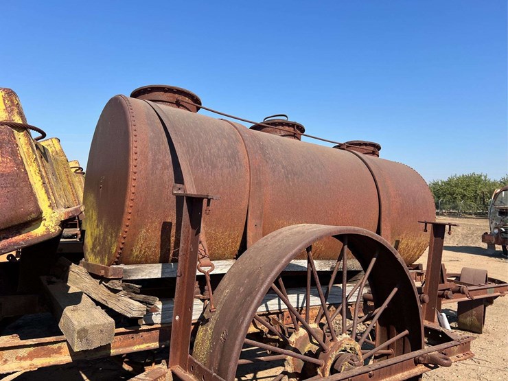 fuel/oil-tanker-wagon-image-11