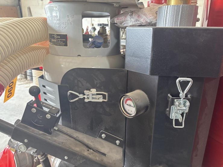 #5090-•-husqvarna-t8600-hepa-vacuum-w/-c5500-separator-image-16