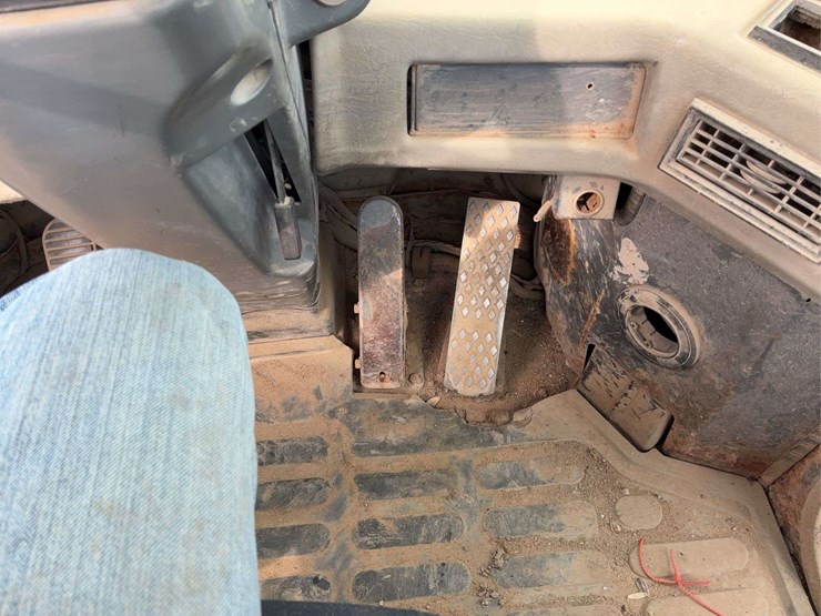 komatsu-wa320-image-46