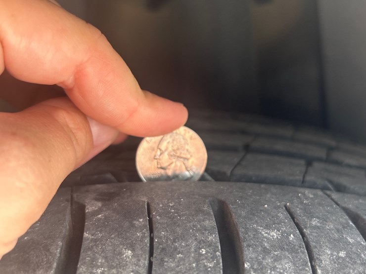 #400-•-2016-lincoln-mks-passenger-car-image-25