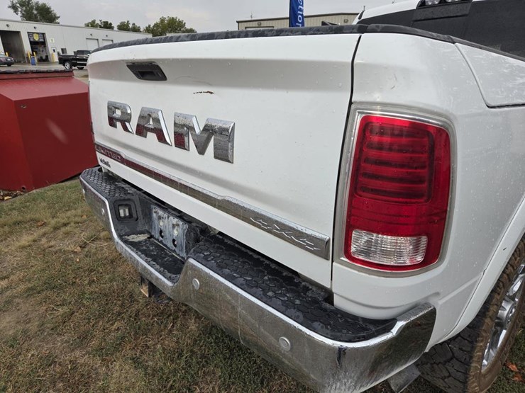 2018-dodge-ram-2500-image-28