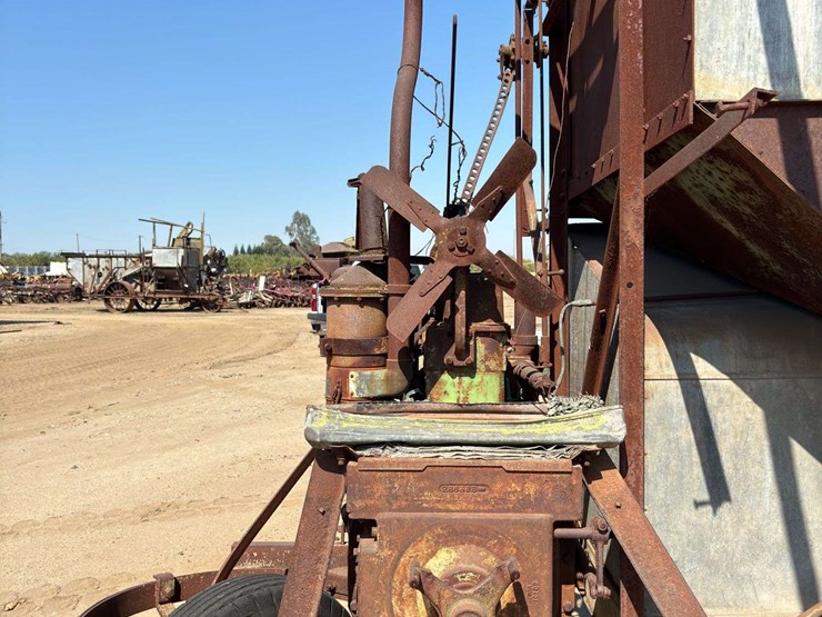 john-deere-pull-type-combine-image-18