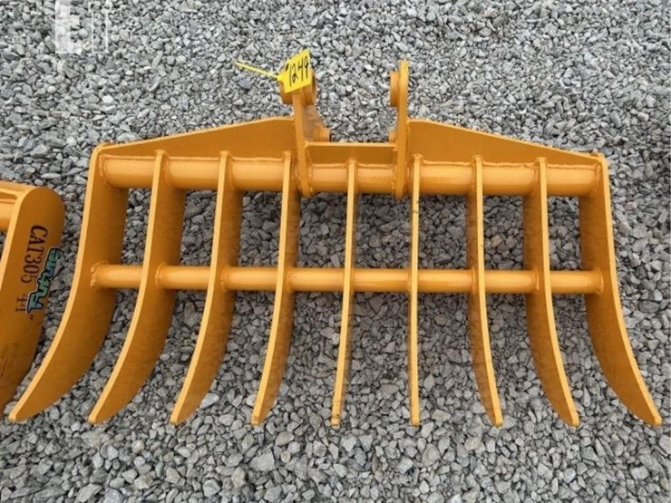 2025-caterpillar-305-image-1
