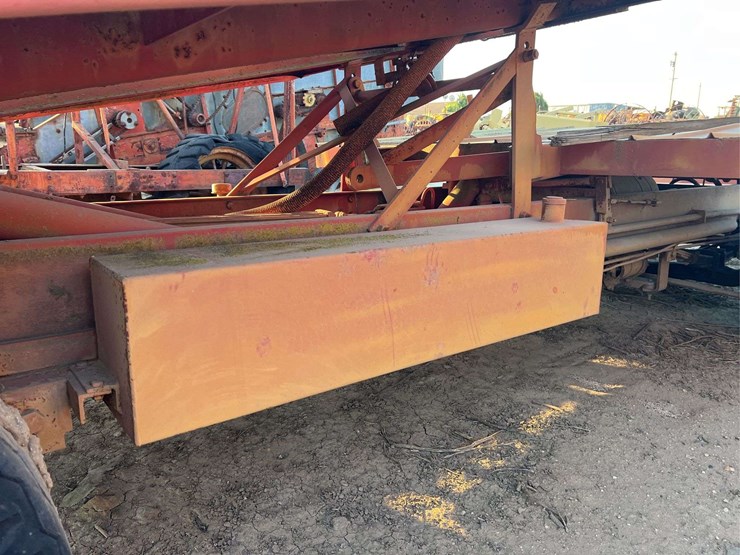 self-propelled-bale-accumulator-image-20