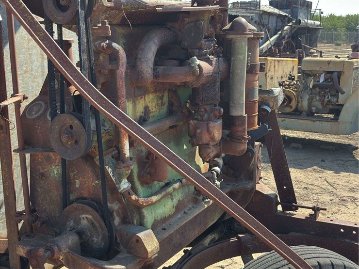 john-deere-pull-type-combine-image-48