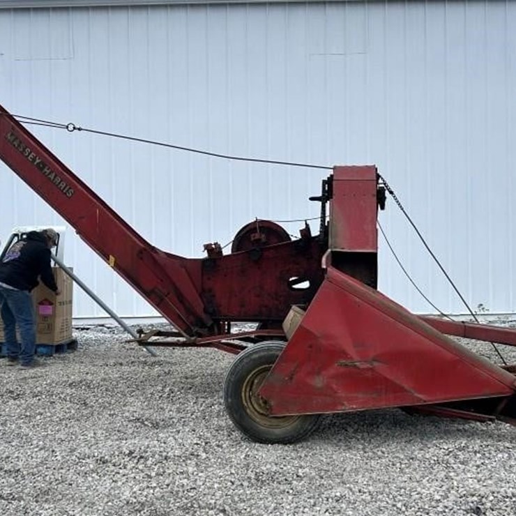 MASSEY-FERGUSON 1100