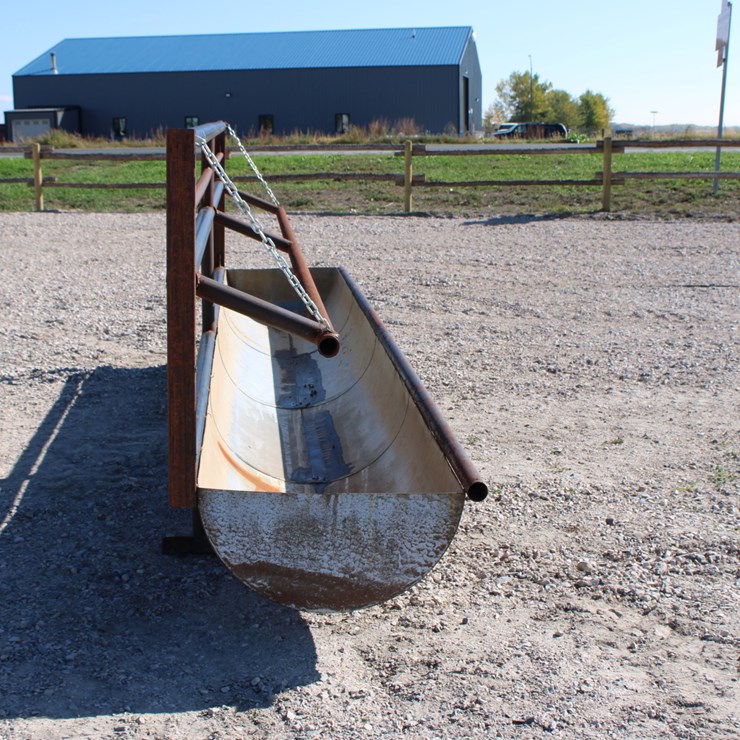 #4097 • #4097 Adjustable Fence Line Bunks