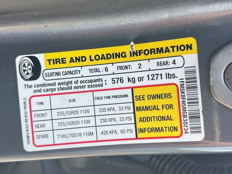 2021-ford-explorer-image-24