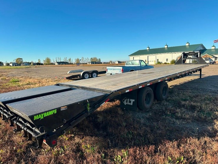 2023-load-trail-flatbed-trailer-image-10