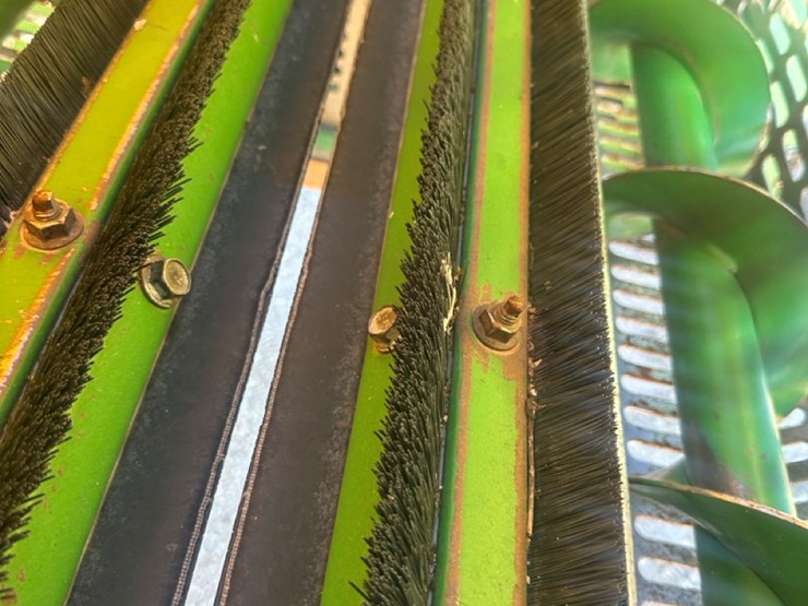 2017-john-deere-cs690-image-31