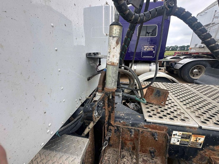 2007-kenworth-w900-image-11