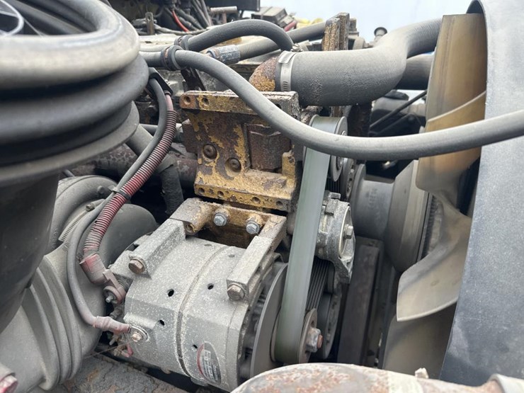 2004-caterpillar-3126-image-59