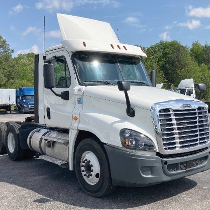 FREIGHTLINER CASCADIA 125