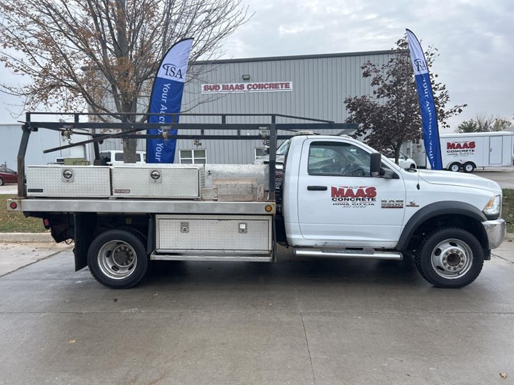 2016-dodge-ram-5500-image-6