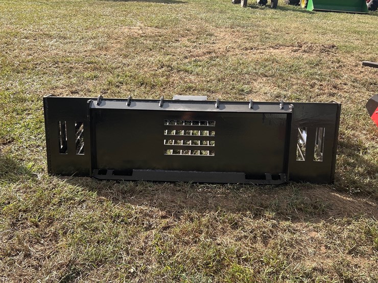 #452-•-quick-attach-rock-bucket-image-2