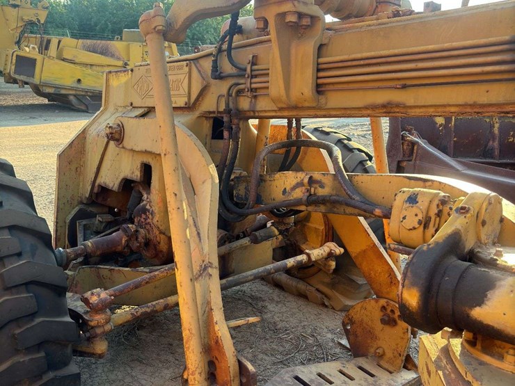 pmco-speedmatic-pm412-road-grader-image-31