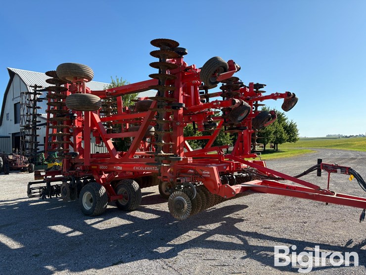 2012-kuhn-krause-excelerator-8000-image-2