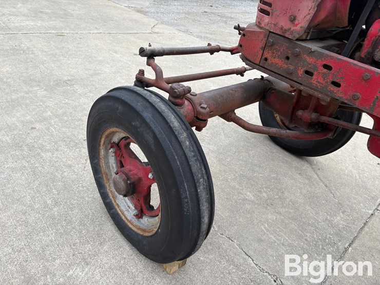 1947-ih-farmall-m-2wd-tractor-image-16