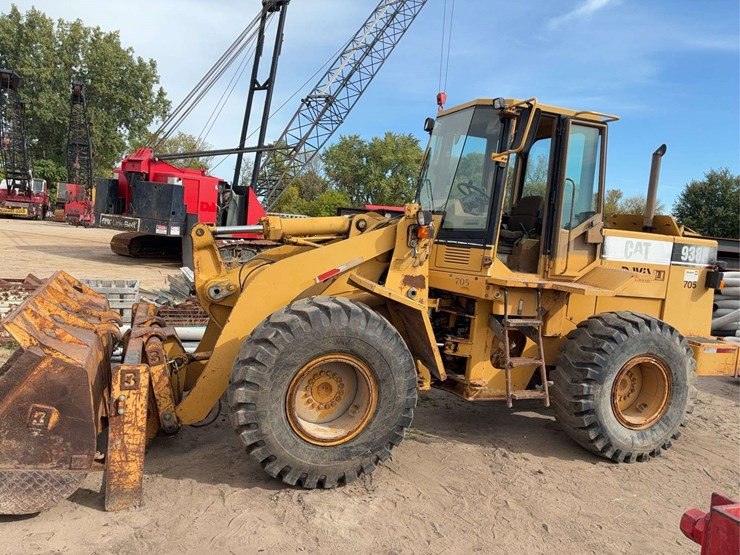caterpillar-938f-image-1