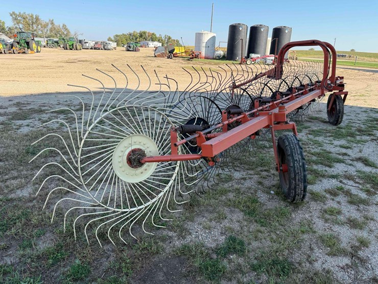 vicon-1050-wheel-rake-image-1