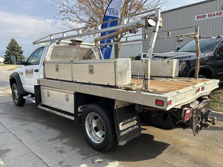 2009-dodge-ram-4500-image-3