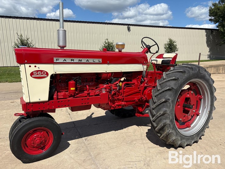 1959-case-ih-560-image-1
