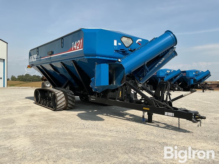 2024-kinze-1421-grain-cart-image-3