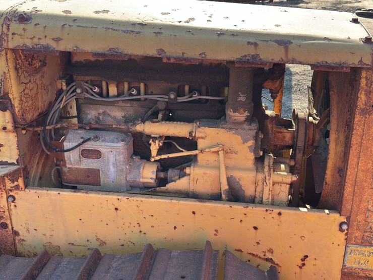 caterpillar-twenty-two-image-11