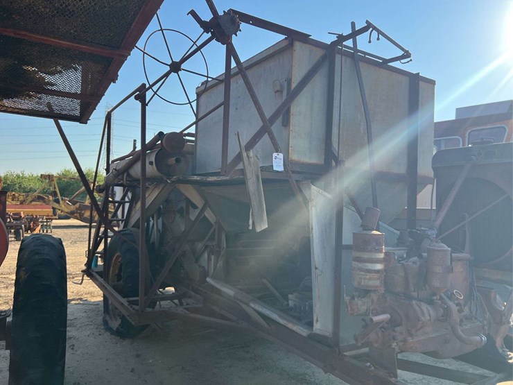 john-deere-pull-type-combine-image-10