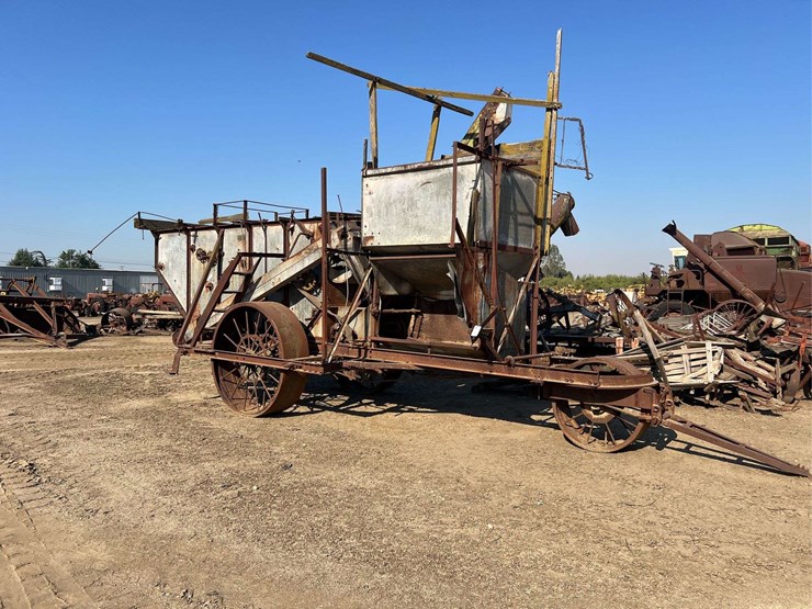 caterpillar-pull-type-combine-image-2