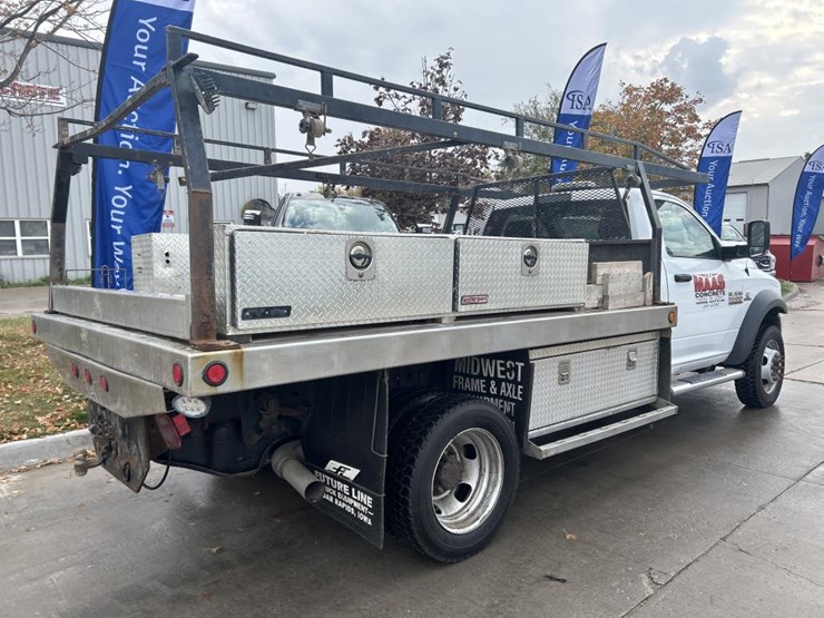 2016-dodge-ram-5500-image-5