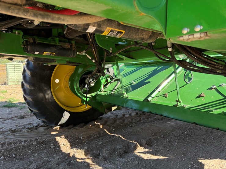 2019-john-deere-w235-image-54