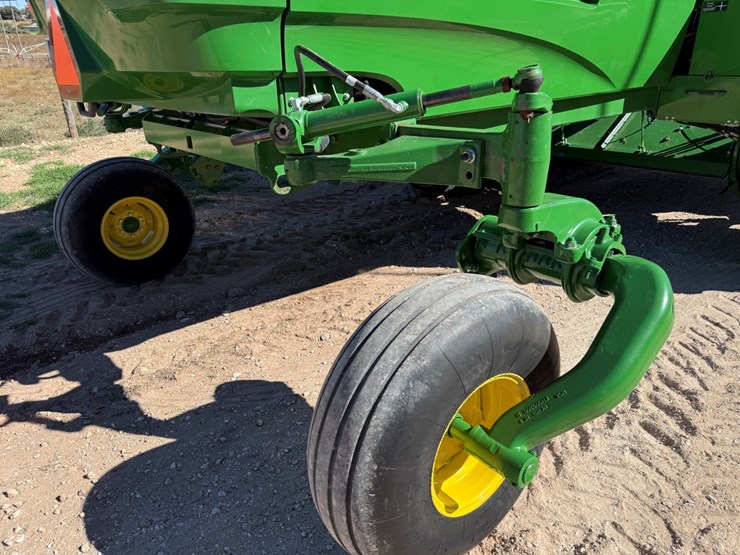 2019-john-deere-w235-image-49