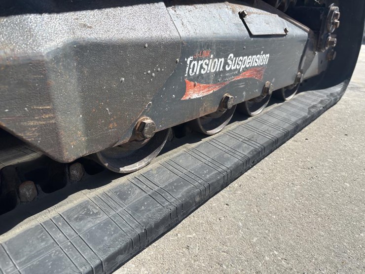 2022-bobcat-t870-image-47