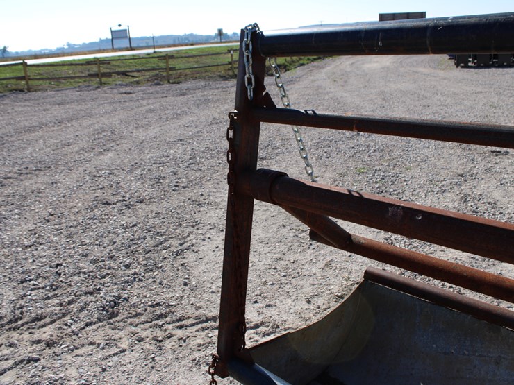 #4095-•-#4095-adjustable-fence-line-bunks-image-4