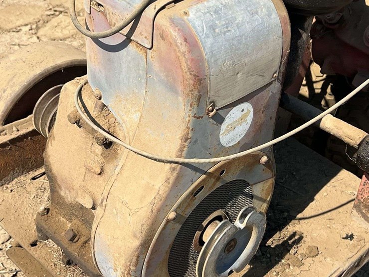 self-propelled-almond-sweeper-image-13