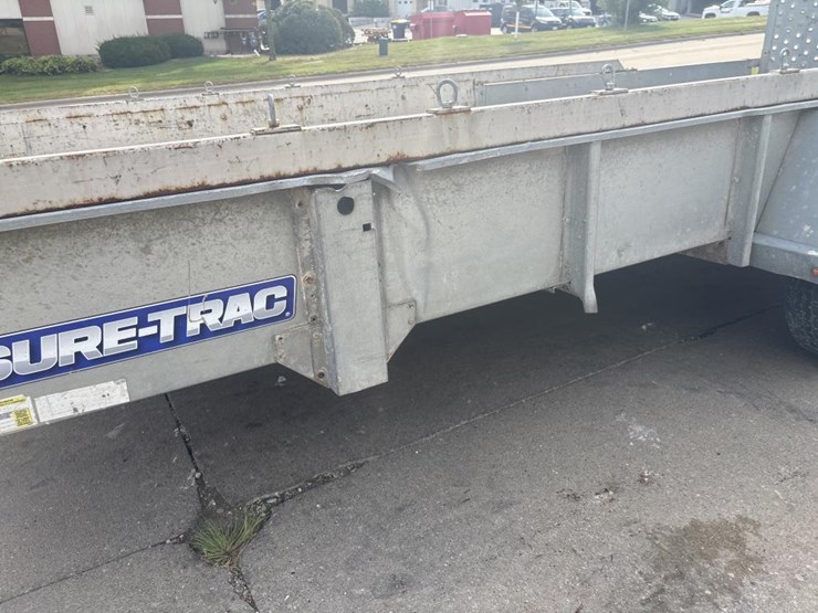 #5074-•-2017-sure-track-aluminum-16'-utility-trailer-image-12