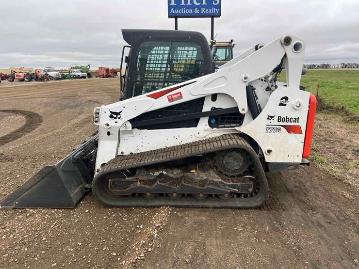 2021-bobcat-t770-image-8