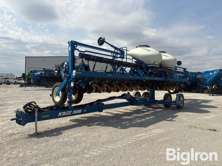 2019-kinze-3600-image-1