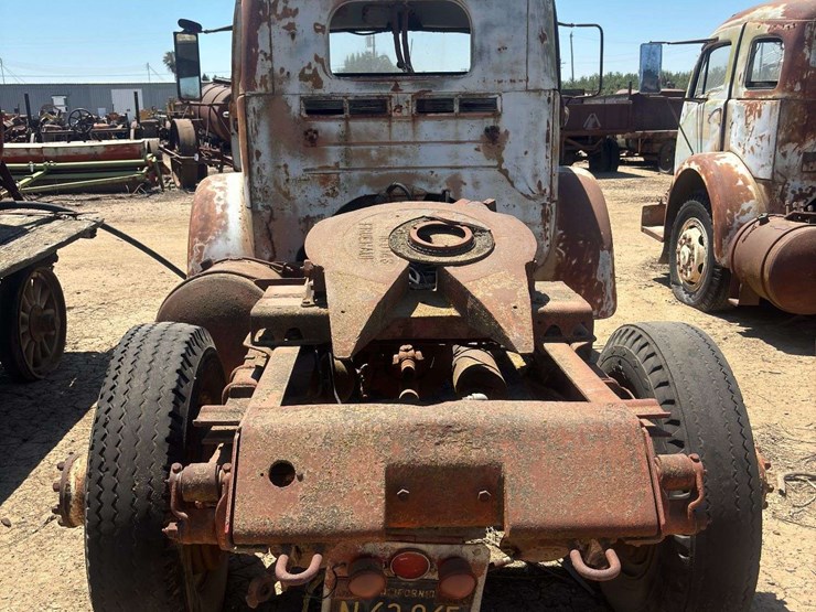 white-3000-truck-image-14