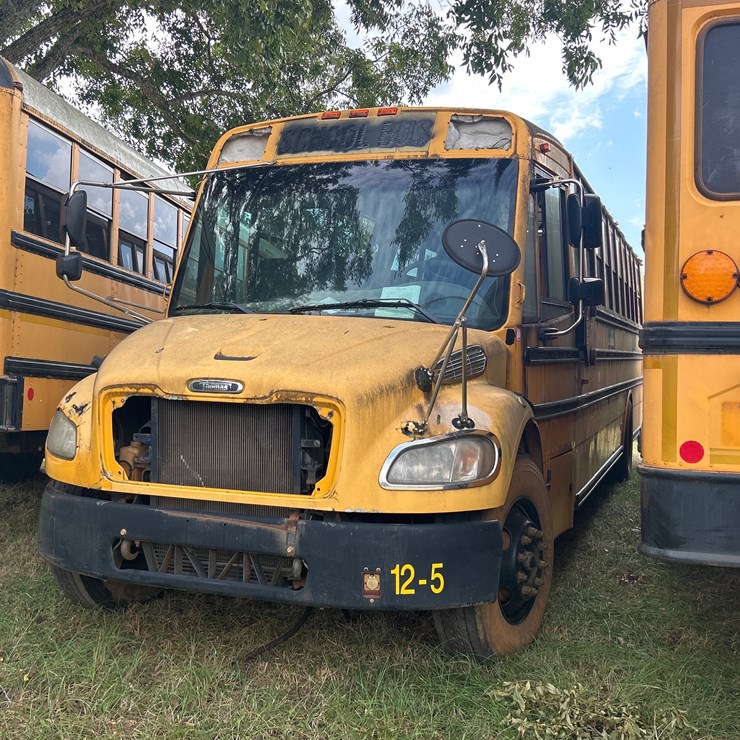 2012 FREIGHTLINER B2