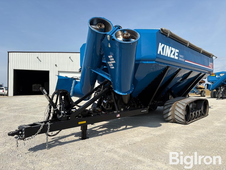 2024-kinze-1421-grain-cart-image-1